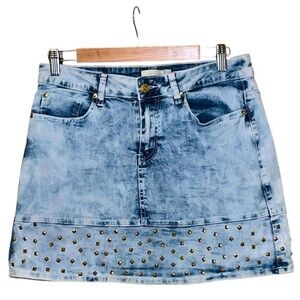 NA XXXX  TU Blue Acid Wash Denim Stretch Gold Stud Skirt